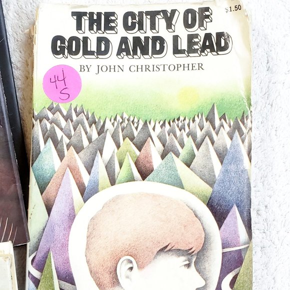 3 Chapter Books Age 8-12 - Picture 3 of 4